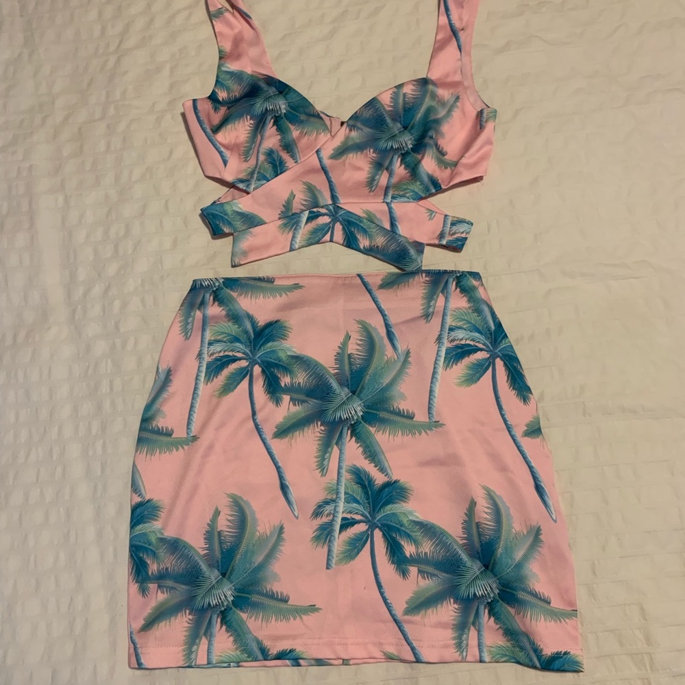 Two piece skirt and crop top